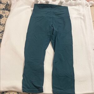 size 6 lululemon leggings 
align 21 inch